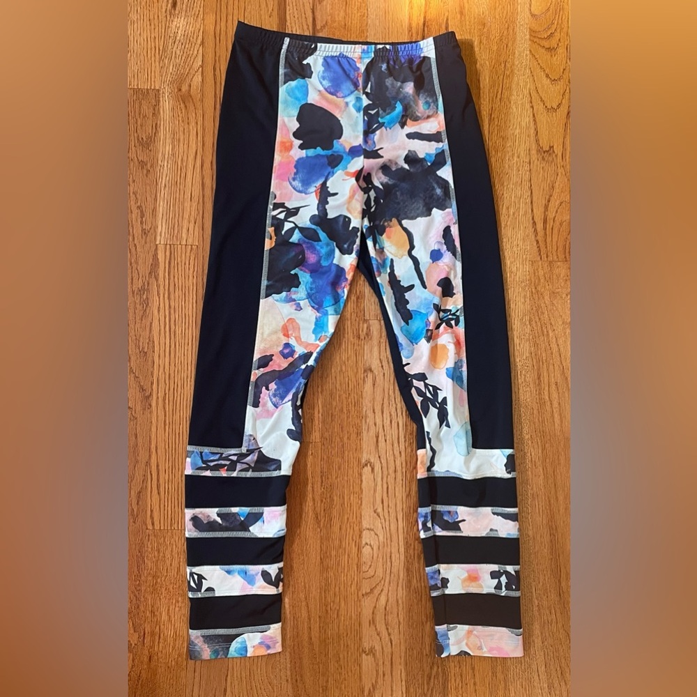 VGC Adidas Equipment ADV/91-17 Navy Floral leggings. Size Large Girls.